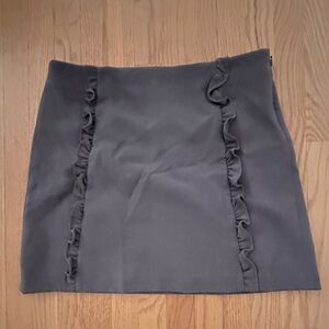 Loft skirt in gray, fully lined, Size 14.  Great condition.
